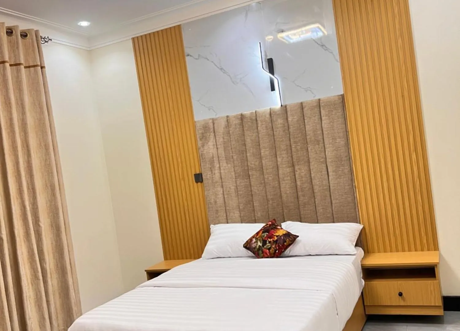 דירה קמפאלה Lee Furnished Homes - Executive 1