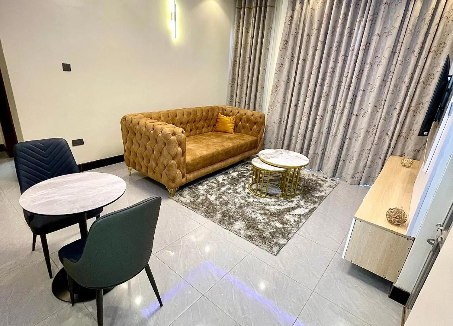 קמפאלה Lee Furnished Homes - Executive 1 0*,